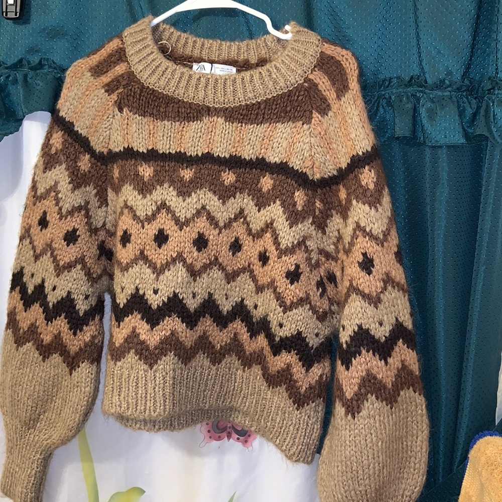 Zara Sweater - Picture 1 of 4